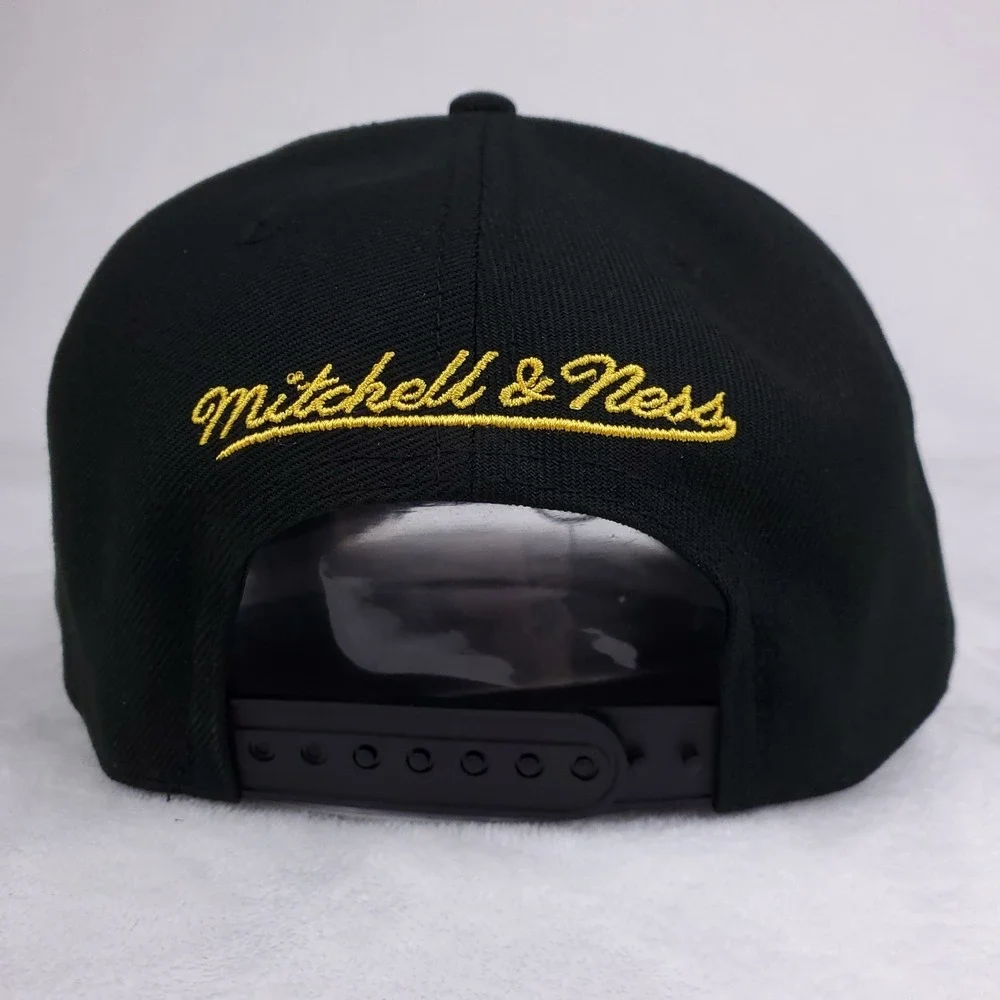 Golden State Warriors Mitchell & Ness NBA Pro Fit Snapback Hat Cap 3D Logo NWT‎